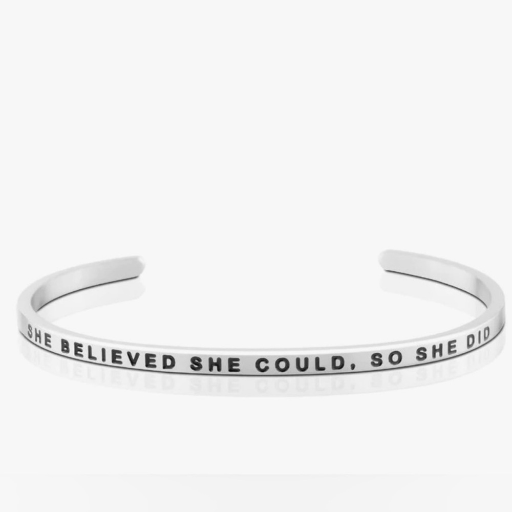 New in box “She believed she could, so she did” bracelet